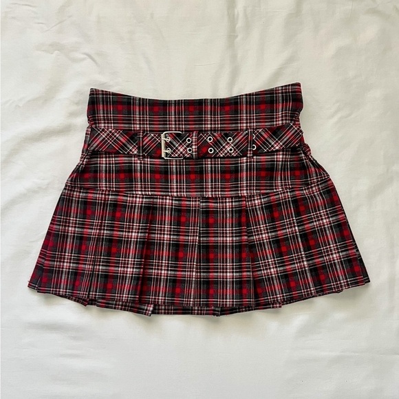 Y2K No Boundaries Plaid Pleated Mini Skirt - Picture 6 of 10